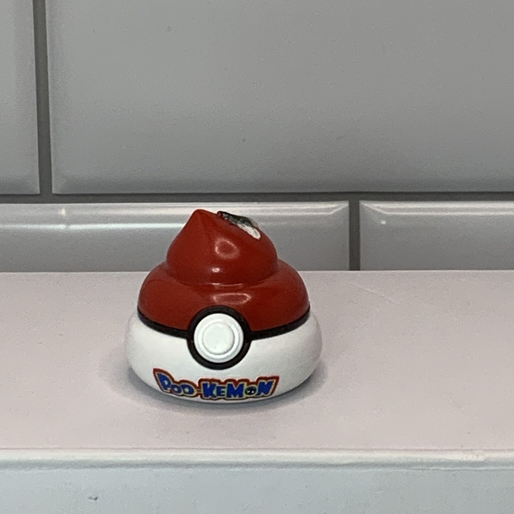 Zuru Mega Gross‎ Minis Poo-Kemon PooKemon Parady Pokemon Pokeball Figure Toy